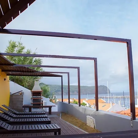 Baía Dos Golfinhos Horta Apartahotel