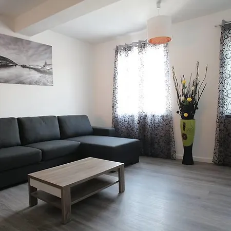 Baía Dos Golfinhos Horta Apartahotel *